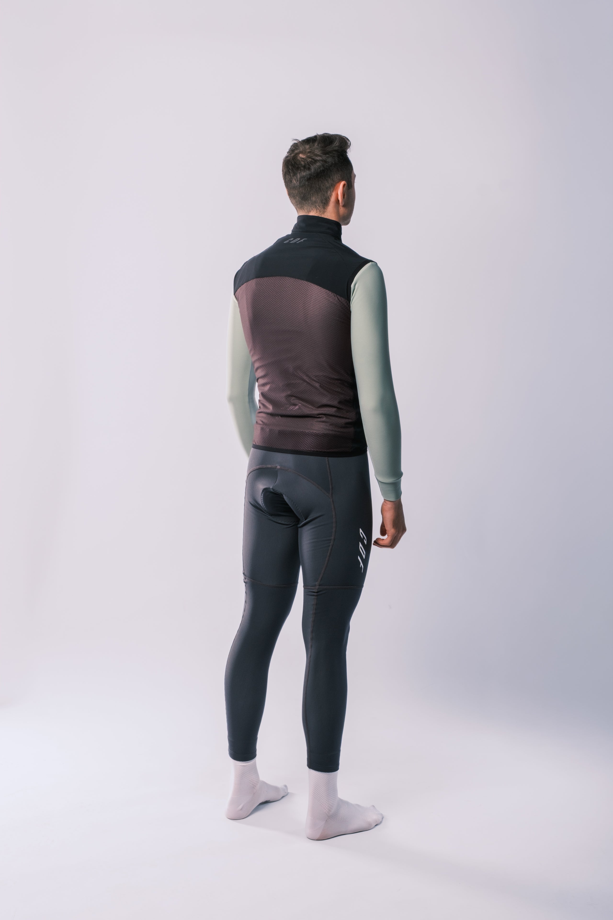 BLACK TECHNICAL WINDPROOF JACKET